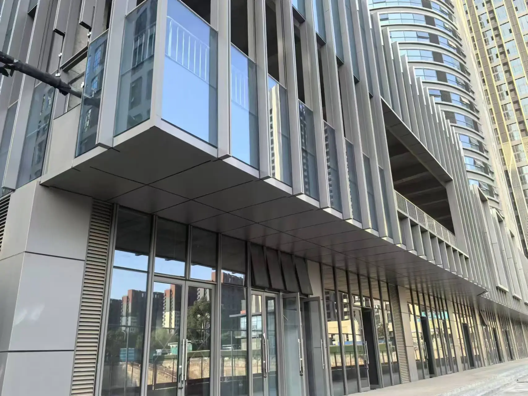 商业物业如何利用智能电表降低电力消耗成本